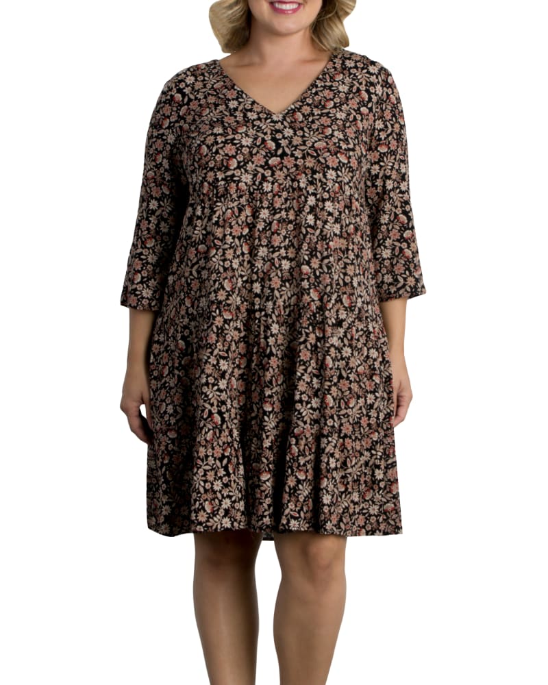 Front of a model wearing a size 0X Issy Tiered Dress in BLACK FLORAL by Kiyonna. | dia_product_style_image_id:227722